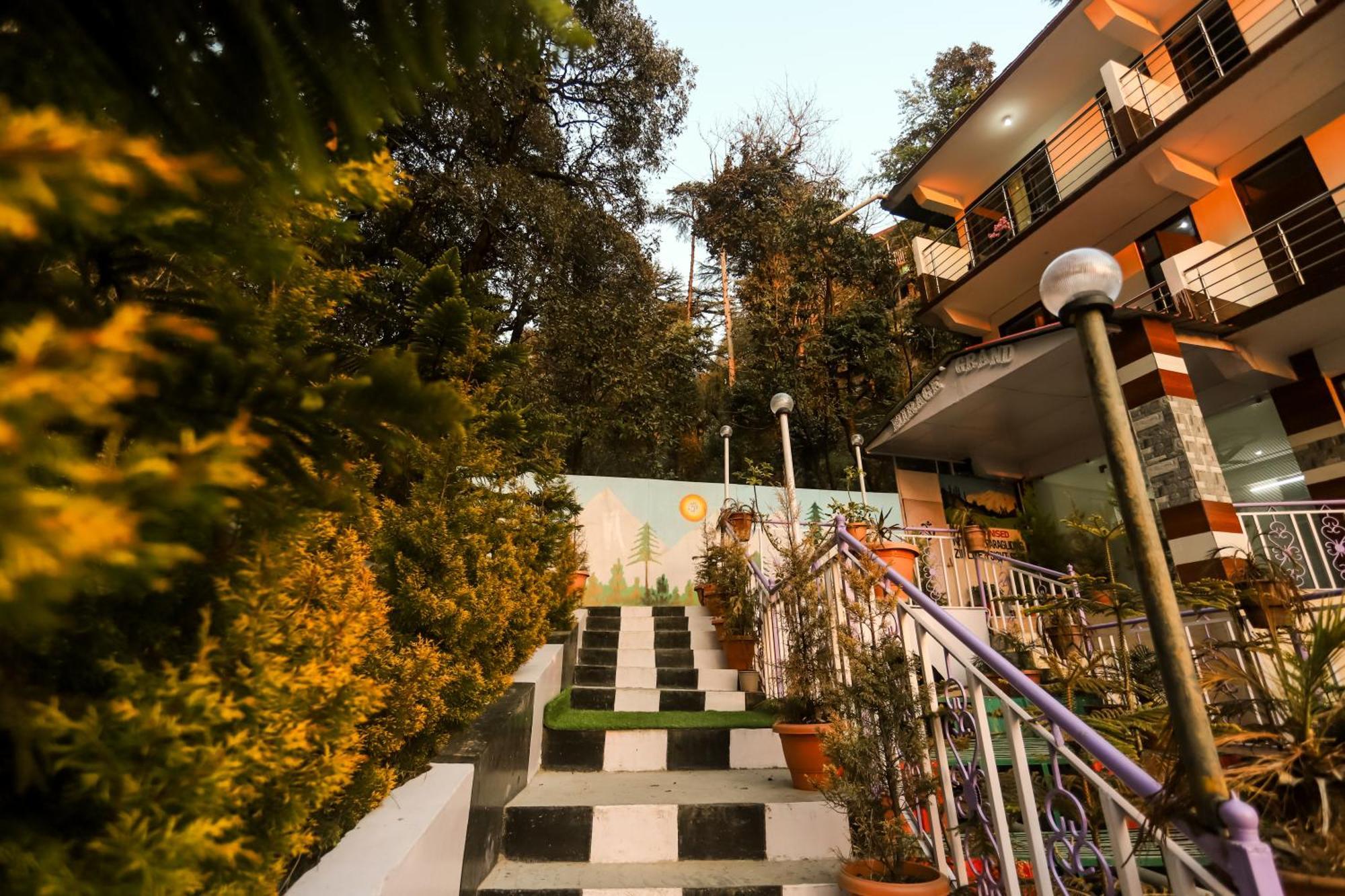Mirage Grand Hotel McLeod Ganj Buitenkant foto