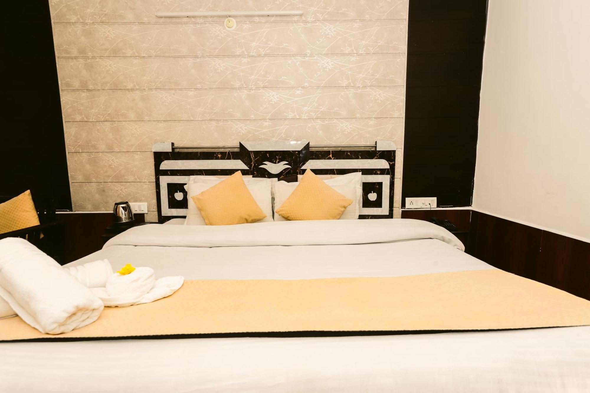 Mirage Grand Hotel McLeod Ganj Buitenkant foto